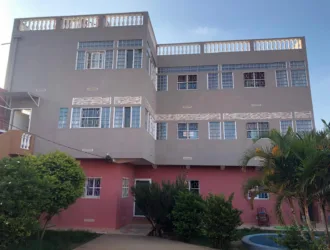 Immeuble Androhibe avec 2 appartements T2 + T3 + terrasse