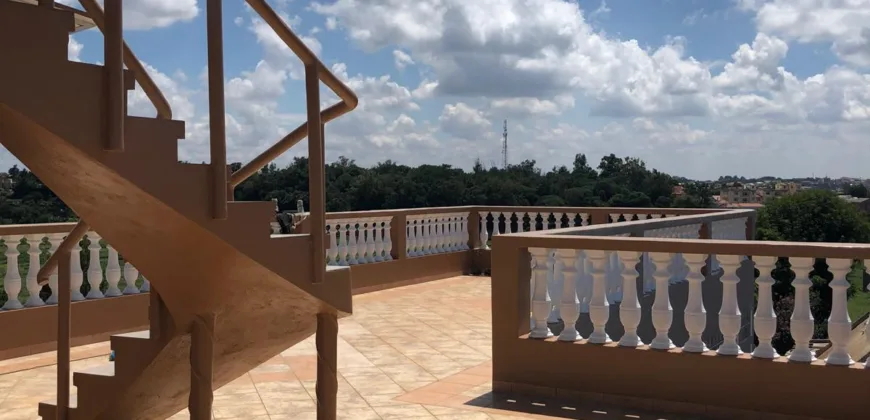 Immeuble Androhibe avec 2 appartements T2 + T3 + terrasse